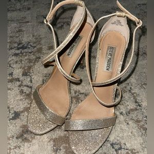 Size 8.5 Steve Madden gold sparkles heel